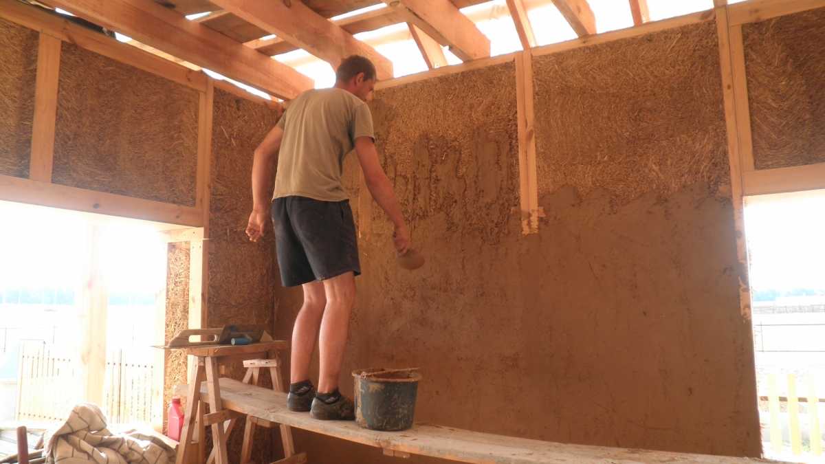 Чем лучше утеплить потолок в бане: минвата, глина, опилки или керамзит пошаговое руководство