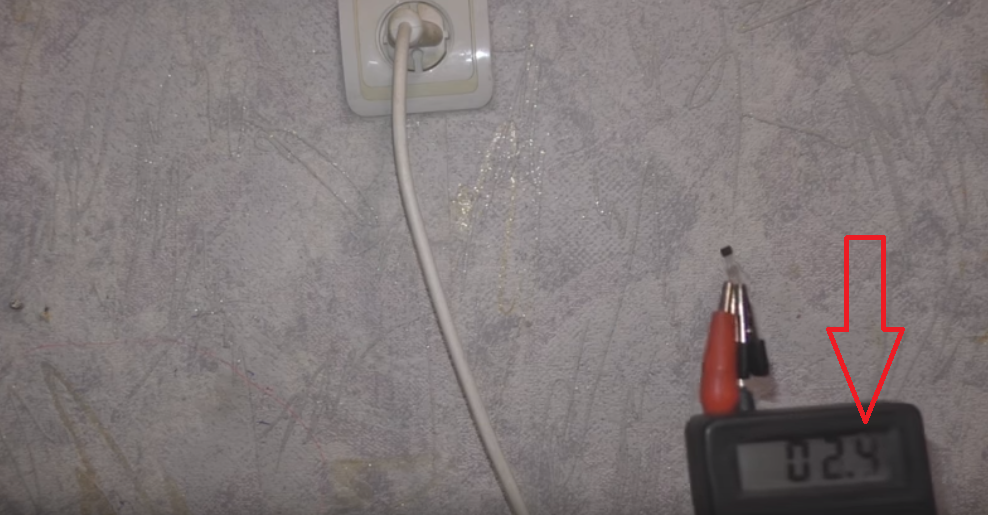 Как найти проводку в стене: смартфоном, мультиметром, радиоприёмником, индикаторной отвёрткой