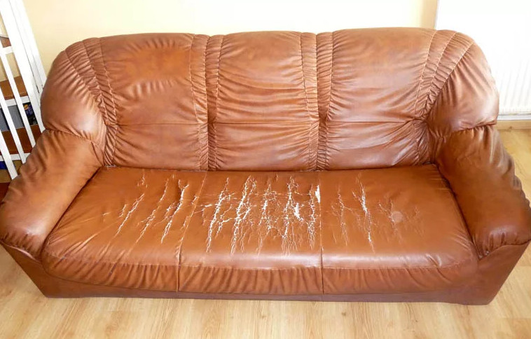 Потрескался диван из кожзама что делать