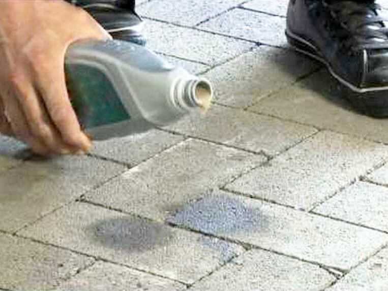 Чем очистить тротуарную плитку от цементного налета