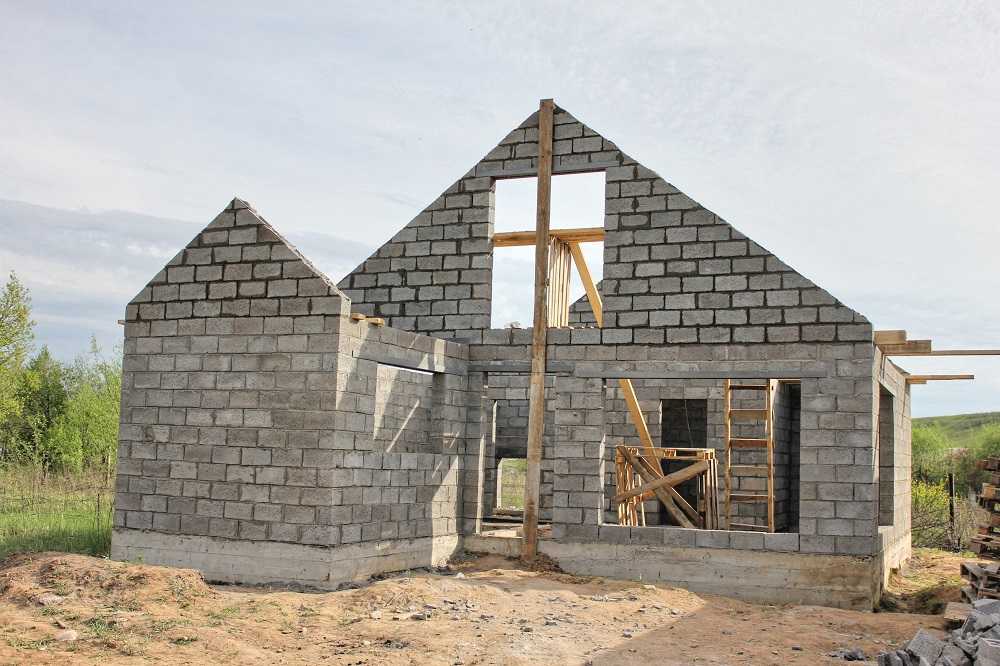 Из чего выгодней построить дом: сравниваем газобетонные и керамзитобетонные блоки