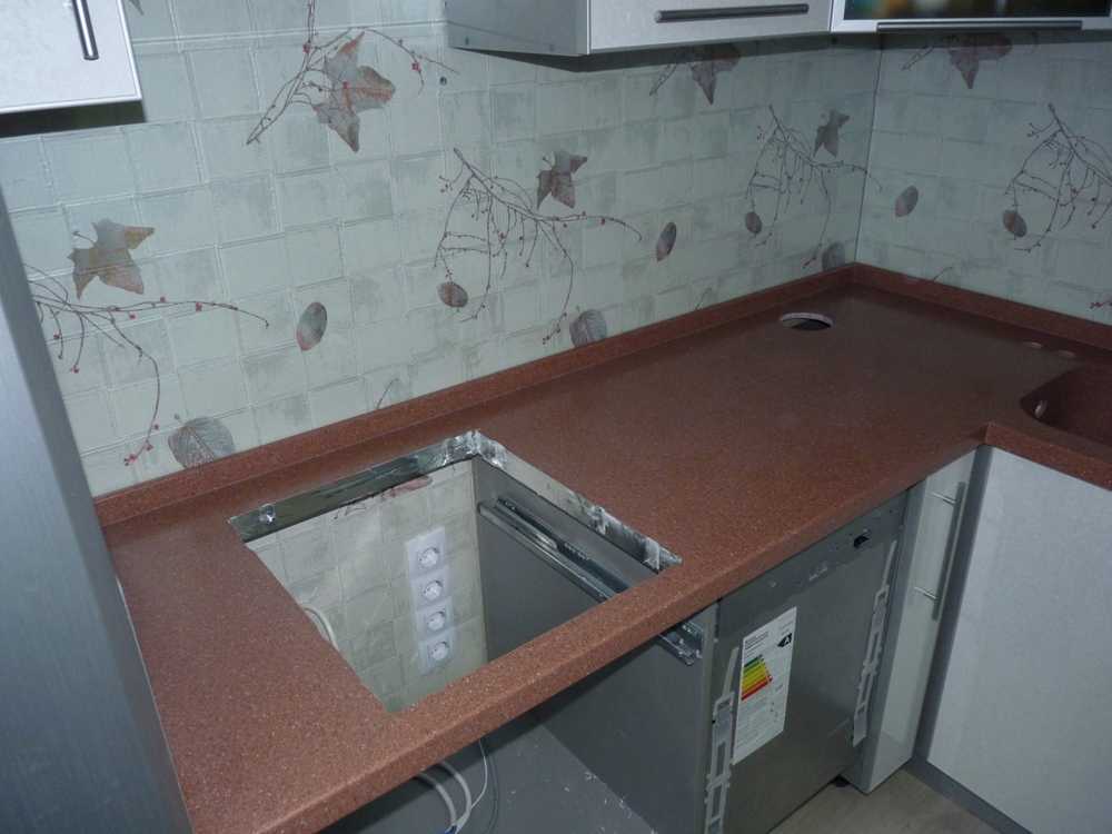 Самостоятельная установка кухонной столешницы – от распила до врезки раковины