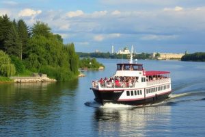 Экскурсия на теплоходе по Неве и Финскому заливу: Петербург с воды, без спешки и суеты