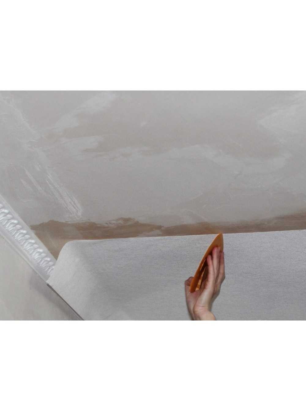 В этой статье мы поговорим о флизелиновых обоях на потолок под покраску Вы узнаете, какой клеевой состав использовать, что из инструментов и материалов применять, а в конце поговорим о том, как приклеивать полотна обоев