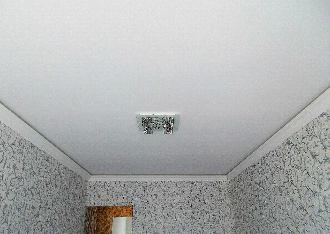 Тканевый натяжной потолок: плюсы и минусы, особенности монтажа :: syl.ru