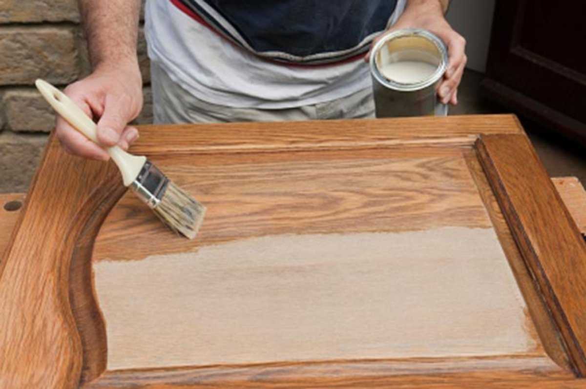 Краска для мебели из дерева: без запаха, для первого и повторного окрашивания