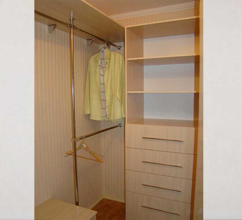 Гардеробная из кладовки (74 фото): как сделать маленькой комнаты кладовой в панельном доме гардероб