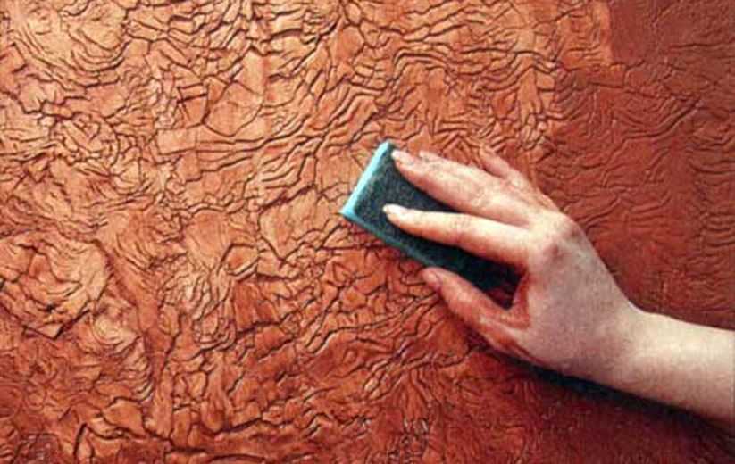 Декоративная краска для стен: как создать эффект трещин, камень, мрамор, структуру дерева (фото, видео нанесения)