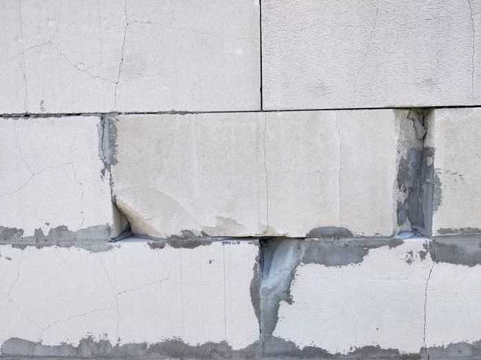 Как и чем заделать трещины в штукатурке на стене: почему трескается при высыхании