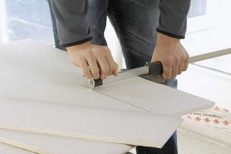 Как резать гипсокартон в домашних условиях - инструкция для начинающих мастеров