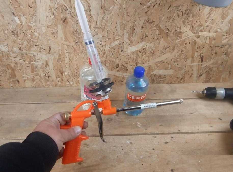 Как помыть пистолет от засохшей монтажной пены