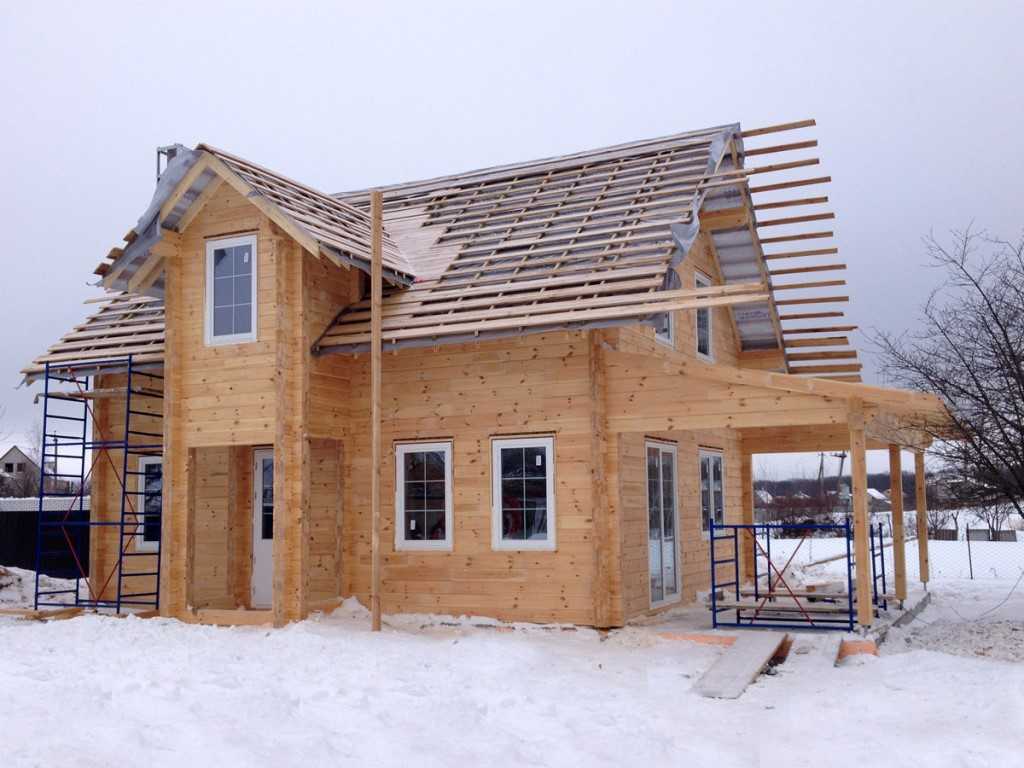 Можно ли строить дом осенью и зимой?