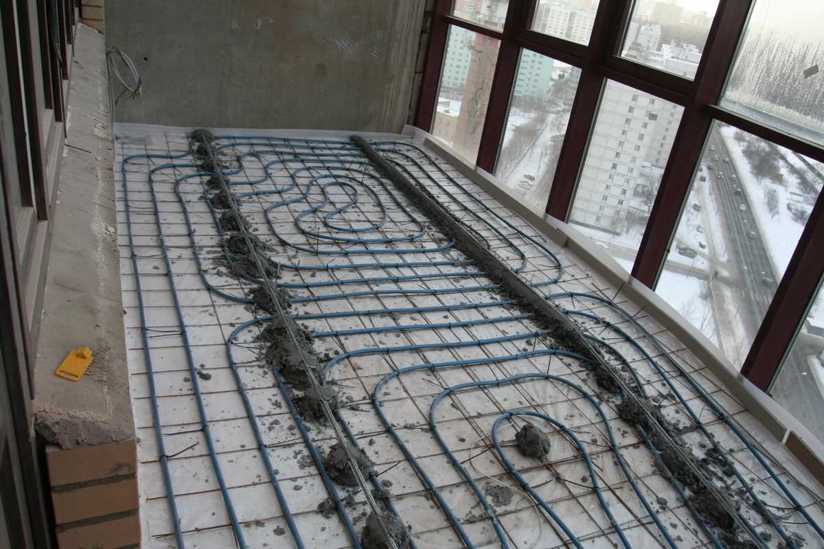 Водяной теплый пол на балконе своими руками: монтаж и укладка