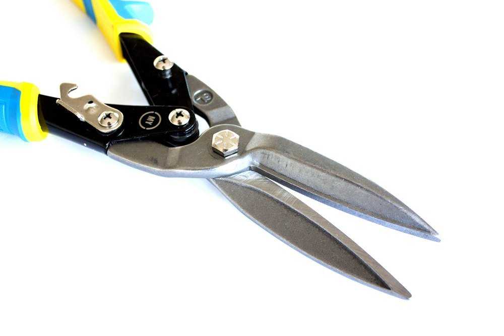 Как правильно выбрать ножницы для резки металла: советы профессионалов