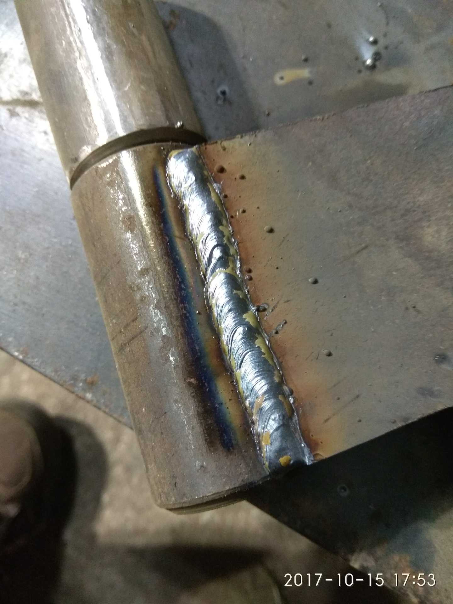 Как приварить петлю к круглой трубе. как правильно приварить петли на металлическую дверь самостоятельно