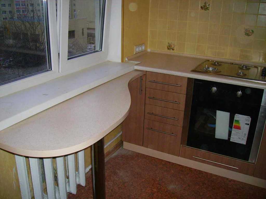 Подоконник-столешница: как сделать на кухне, в комнате, на балконе