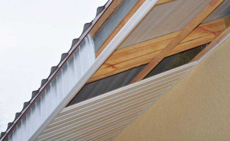Способы завязывания фронтона двухскатной крыши: расчет и примеры устройства своими руками